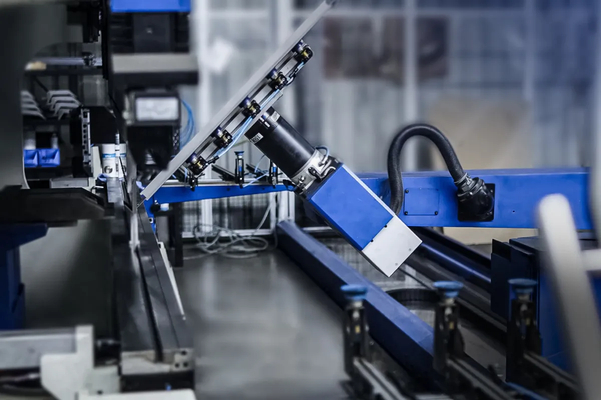 Vorteile der Nutzung von Abkantrobotern @ Elcal-System GmbH: Bisingen Vorteile der Nutzung von Abkantrobotern